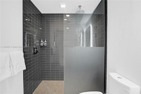 Купить кондоминиум в Майами, Флорида 1 спальня, 48.4м2, № 1956984 - фото 24