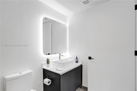 Купить кондоминиум в Майами, Флорида 1 спальня, 48.4м2, № 1956984 - фото 23