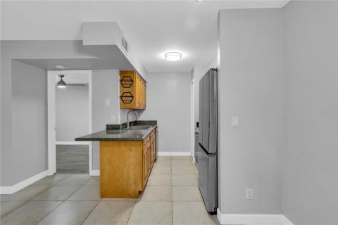 Condominio en alquiler en Brandon, Florida, 2 dormitorios, 85.28 m2 № 1801767 - foto 8