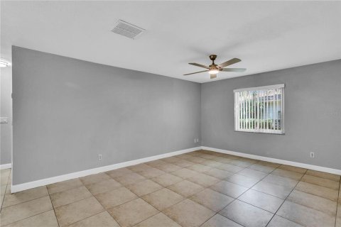 Condominio en alquiler en Brandon, Florida, 2 dormitorios, 85.28 m2 № 1801767 - foto 12