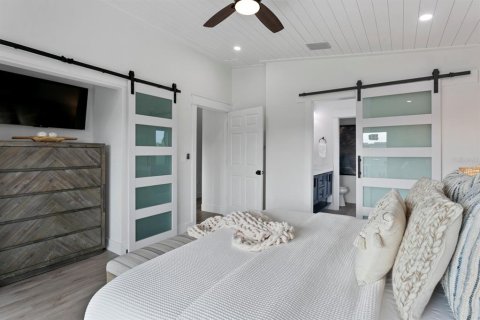 Casa en venta en Bradenton Beach, Florida, 5 dormitorios, 259.75 m2 № 2323040 - foto 20