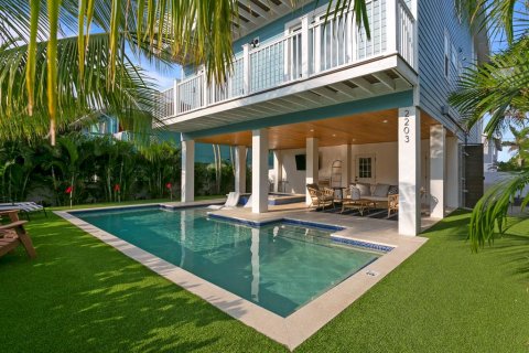 Casa en venta en Bradenton Beach, Florida, 5 dormitorios, 259.75 m2 № 2323040 - foto 3