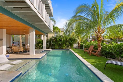 Casa en venta en Bradenton Beach, Florida, 5 dormitorios, 259.75 m2 № 2323040 - foto 4