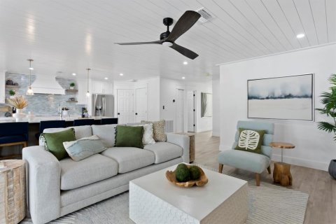 Casa en venta en Bradenton Beach, Florida, 5 dormitorios, 259.75 m2 № 2323040 - foto 25