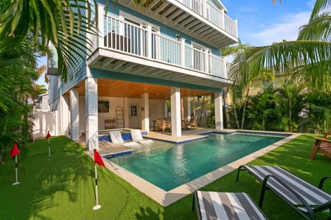 Casa en venta en Bradenton Beach, Florida, 5 dormitorios, 259.75 m2 № 2323040 - foto 2