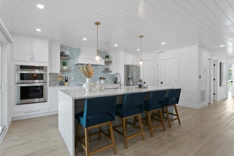 Casa en venta en Bradenton Beach, Florida, 5 dormitorios, 259.75 m2 № 2323040 - foto 28