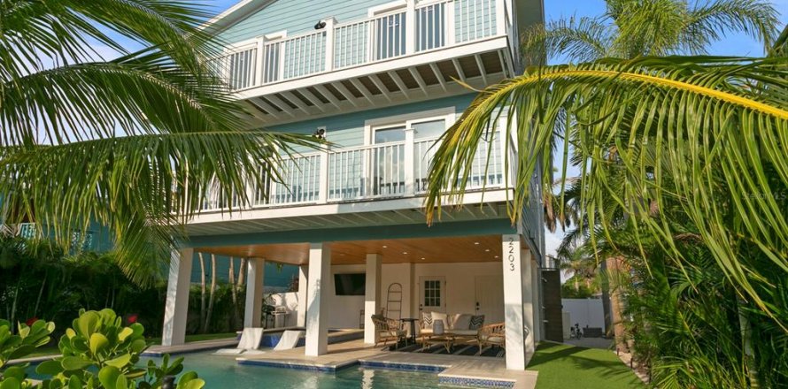 Casa en Bradenton Beach, Florida 5 dormitorios, 259.75 m2 № 2323040