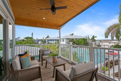 Casa en venta en Bradenton Beach, Florida, 5 dormitorios, 259.75 m2 № 2323040 - foto 18