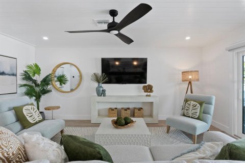 Casa en venta en Bradenton Beach, Florida, 5 dormitorios, 259.75 m2 № 2323040 - foto 26
