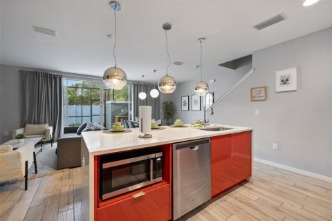 Touwnhouse à vendre à Kissimmee, Floride: 4 chambres, 165.18 m2 № 2318534 - photo 10