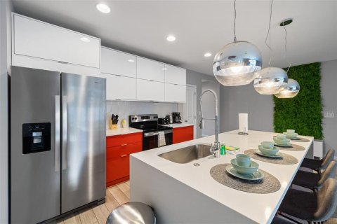 Touwnhouse à vendre à Kissimmee, Floride: 4 chambres, 165.18 m2 № 2318534 - photo 11