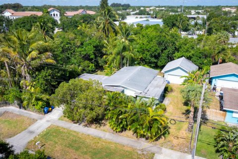 House in Jupiter, Florida 3 bedrooms, 114.36 sq.m. № 1715416 - photo 17