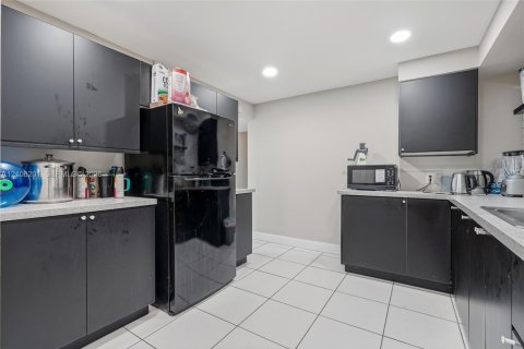 House in St. Lucie, Florida 2 bedrooms, 170.38 sq.m. № 2428167 - photo 16