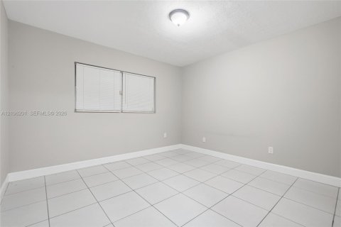 House in St. Lucie, Florida 2 bedrooms, 170.38 sq.m. № 2428167 - photo 25
