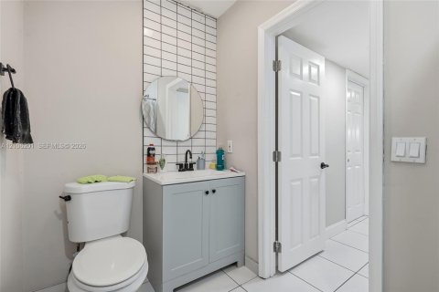House in St. Lucie, Florida 2 bedrooms, 170.38 sq.m. № 2428167 - photo 24