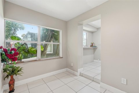House in St. Lucie, Florida 2 bedrooms, 170.38 sq.m. № 2428167 - photo 22