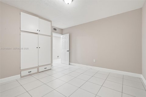 House in St. Lucie, Florida 2 bedrooms, 170.38 sq.m. № 2428167 - photo 26
