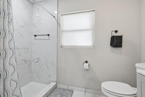 House in St. Lucie, Florida 2 bedrooms, 170.38 sq.m. № 2428167 - photo 23