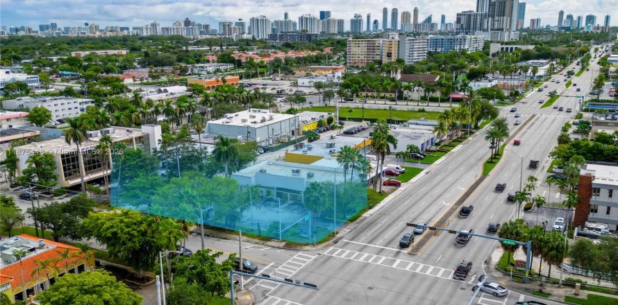 Commercial property in North Miami Beach, Florida № 1964891