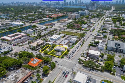 Commercial property in North Miami Beach, Florida № 1964891 - photo 15