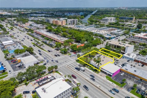 Commercial property in North Miami Beach, Florida № 1964891 - photo 14