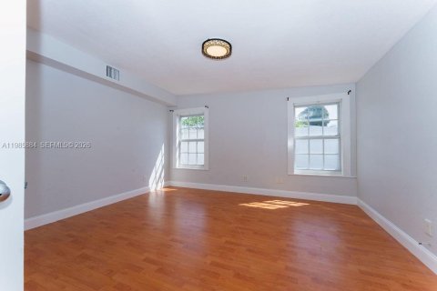 House in Pompano Beach, Florida 2 bedrooms, 100.8 sq.m. № 2044854 - photo 22