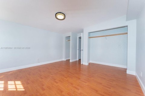 House in Pompano Beach, Florida 2 bedrooms, 100.8 sq.m. № 2044854 - photo 18