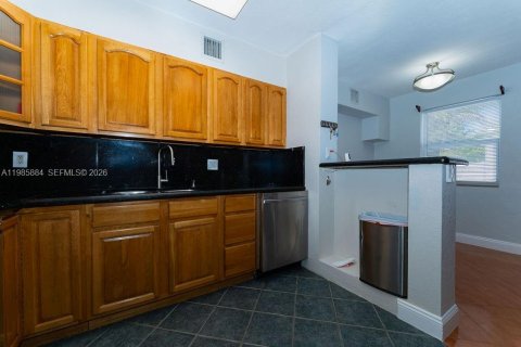 House in Pompano Beach, Florida 2 bedrooms, 100.8 sq.m. № 2044854 - photo 26