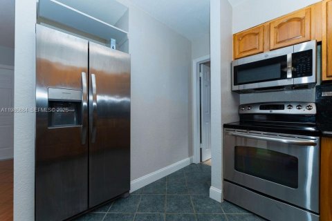 House in Pompano Beach, Florida 2 bedrooms, 100.8 sq.m. № 2044854 - photo 27