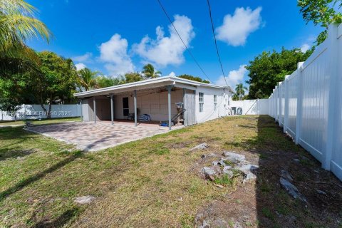 House in Pompano Beach, Florida 2 bedrooms, 100.8 sq.m. № 2044854 - photo 4