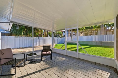 House in Redington Shores, Florida 2 bedrooms, 89.28 sq.m. № 2232165 - photo 25