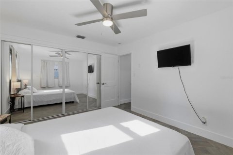 House in Redington Shores, Florida 2 bedrooms, 89.28 sq.m. № 2232165 - photo 20