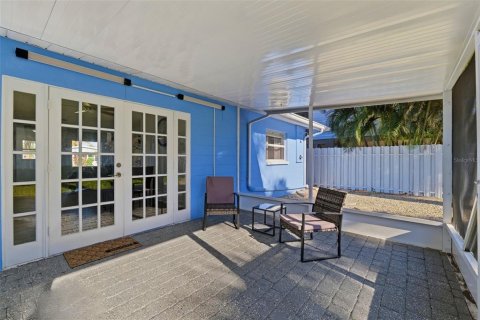 House in Redington Shores, Florida 2 bedrooms, 89.28 sq.m. № 2232165 - photo 24