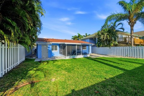 House in Redington Shores, Florida 2 bedrooms, 89.28 sq.m. № 2232165 - photo 27