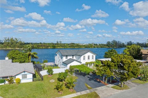 Купить виллу или дом в Майами, Флорида 4 спальни, 369.47м2, № 1995293 - фото 25