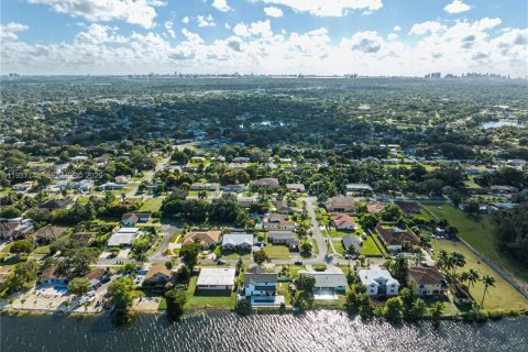 Купить виллу или дом в Майами, Флорида 4 спальни, 369.47м2, № 1995293 - фото 29