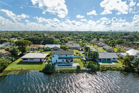 Купить виллу или дом в Майами, Флорида 4 спальни, 369.47м2, № 1995293 - фото 13