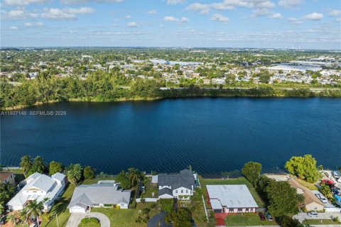 Купить виллу или дом в Майами, Флорида 4 спальни, 369.47м2, № 1995293 - фото 27