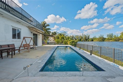 Купить виллу или дом в Майами, Флорида 4 спальни, 369.47м2, № 1995293 - фото 20