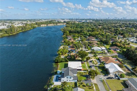 Купить виллу или дом в Майами, Флорида 4 спальни, 369.47м2, № 1995293 - фото 16