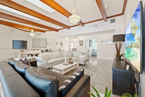 Casa en venta en Boca Raton, Florida, 5 dormitorios, 279.08 m2 № 1984163 - foto 24