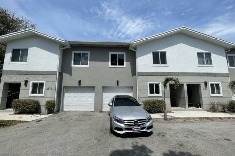 Adosado en Fort Lauderdale, Florida 3 dormitorios, 95.88 m2 № 2023199