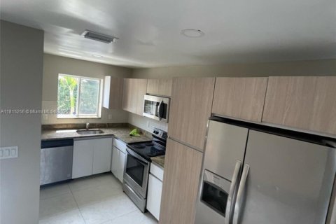 Adosado en venta en Fort Lauderdale, Florida, 3 dormitorios, 95.88 m2 № 2023199 - foto 4