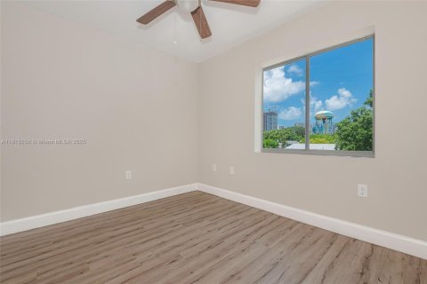 Adosado en venta en Fort Lauderdale, Florida, 3 dormitorios, 95.88 m2 № 2023199 - foto 17
