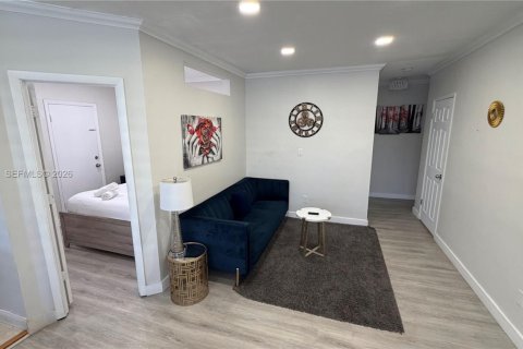 Casa en alquiler en Bay Harbor Islands, Florida, 2 dormitorios, 71.53 m2 № 2048155 - foto 7