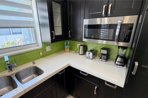 Casa en alquiler en Bay Harbor Islands, Florida, 2 dormitorios, 71.53 m2 № 2048155 - foto 5