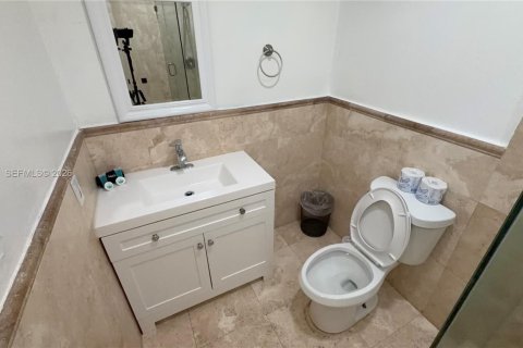 Casa en alquiler en Bay Harbor Islands, Florida, 2 dormitorios, 71.53 m2 № 2048155 - foto 10