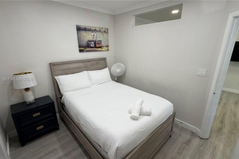 Casa en alquiler en Bay Harbor Islands, Florida, 2 dormitorios, 71.53 m2 № 2048155 - foto 9