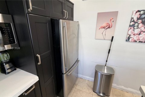 Casa en alquiler en Bay Harbor Islands, Florida, 2 dormitorios, 71.53 m2 № 2048155 - foto 6