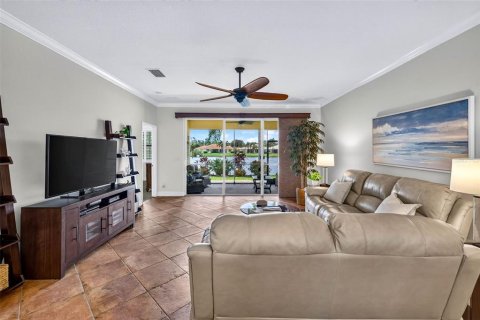 House in Wimauma, Florida 3 bedrooms, 158.31 sq.m. № 2273018 - photo 15